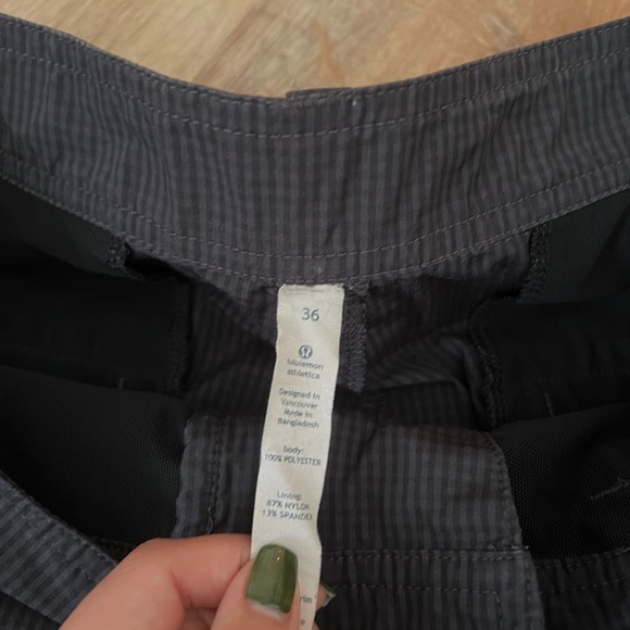 Lululemon Men’s Kahuna Shorts - Picture 3 of 6